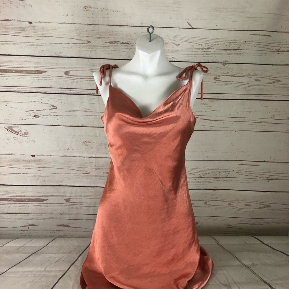 Pink slip dress - Picture 2 of 7